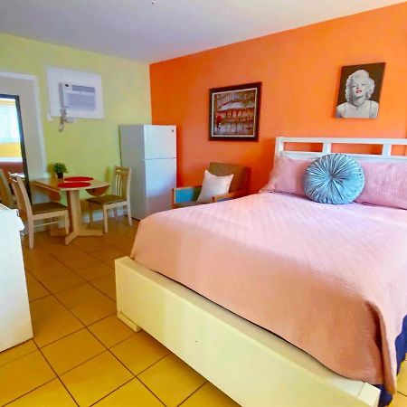 Bella Sirena Inn St. Pete Beach Bagian luar foto