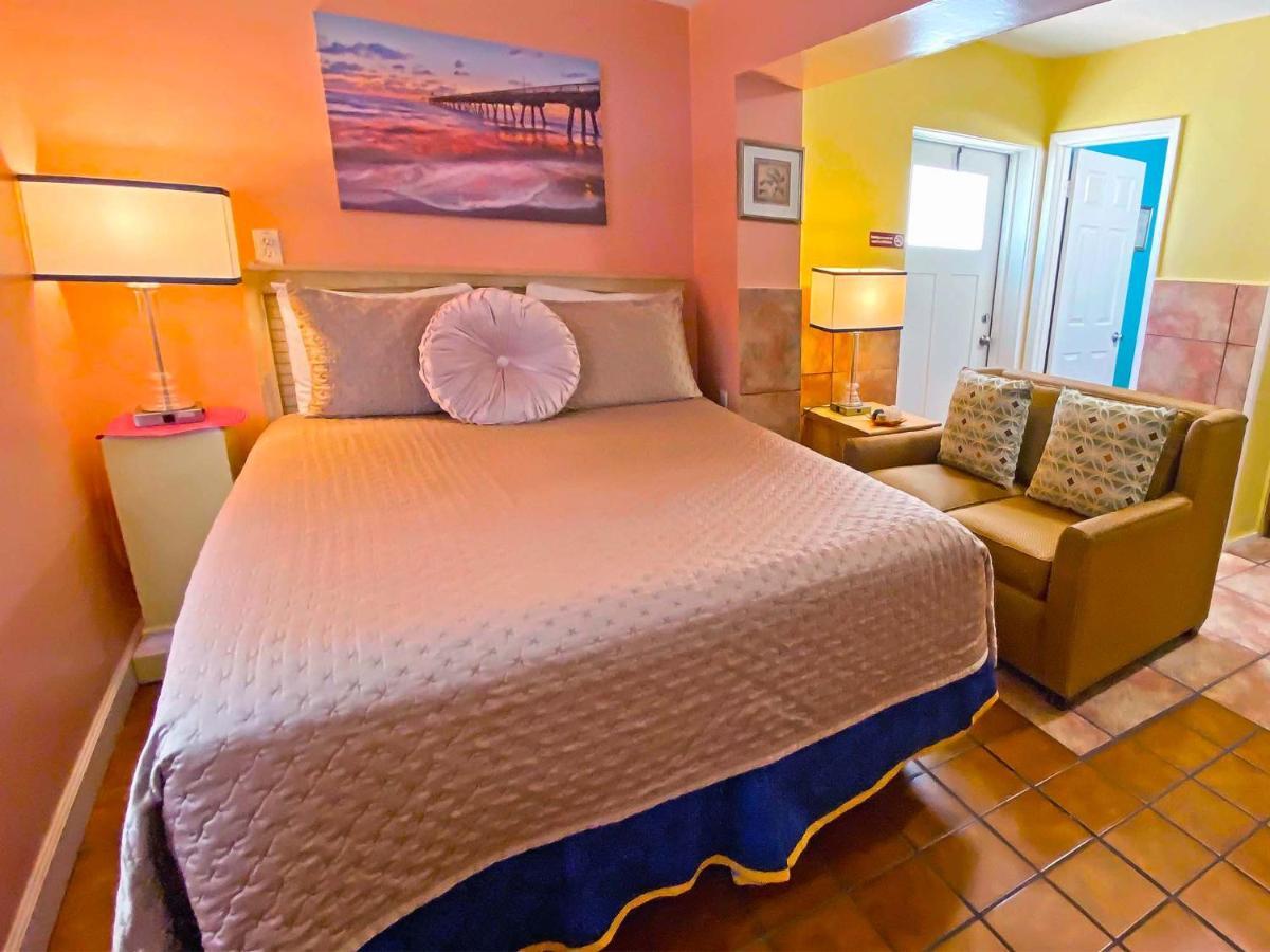 Bella Sirena Inn St. Pete Beach Bagian luar foto