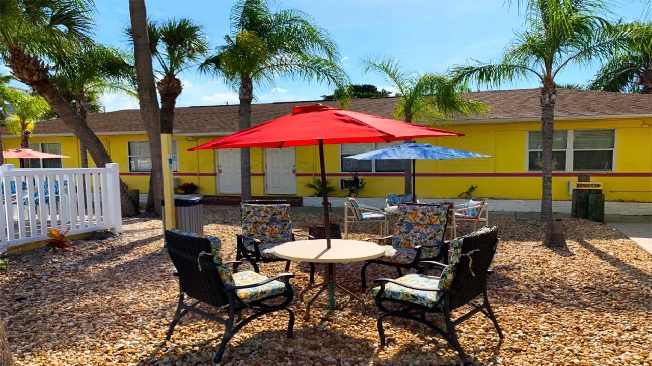 Bella Sirena Inn St. Pete Beach Bagian luar foto