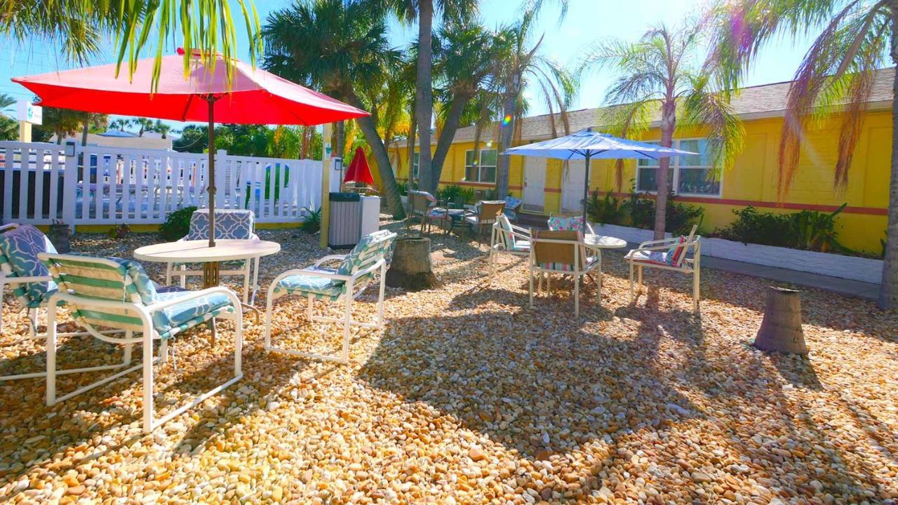 Bella Sirena Inn St. Pete Beach Bagian luar foto